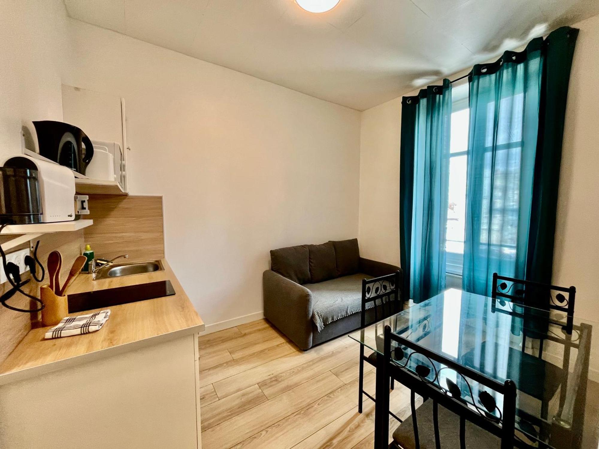 Appartement T2 Place Carnot -Dabnb ลิมอจส์ ภายนอก รูปภาพ